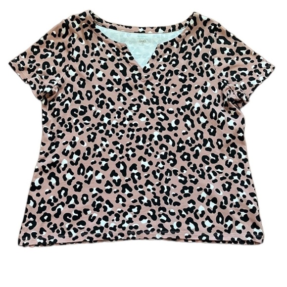 Kim Rogers women’s perfectly soft animal print v neck short sleeve top - Picture 1 of 8